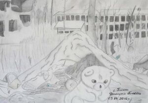 Eine Bleistiftzeichnung der 14-jährigen Arina zeigt einen Teddybären im Trümmerhaufen eines Gebäudes.
